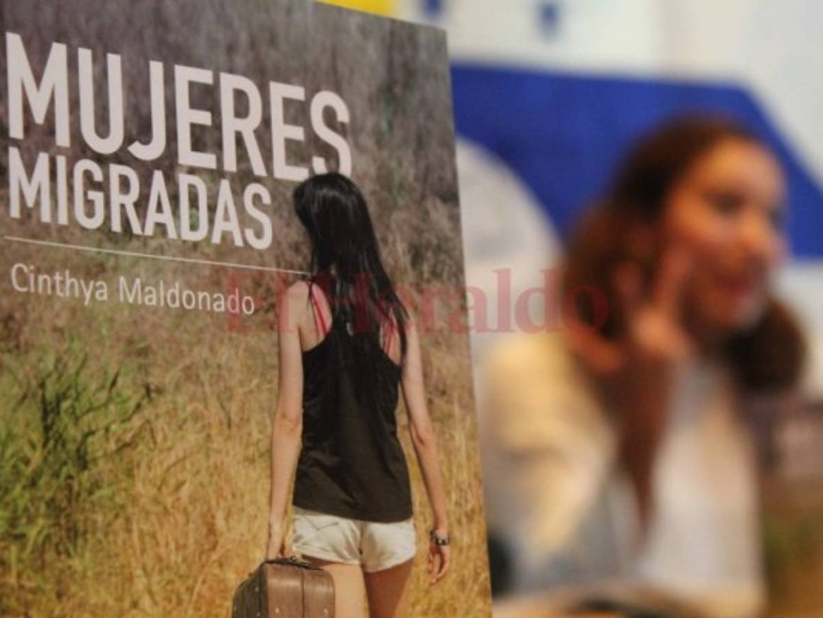 Escritora hondureña presenta su libro sobre mujeres inmigrantes en Madrid