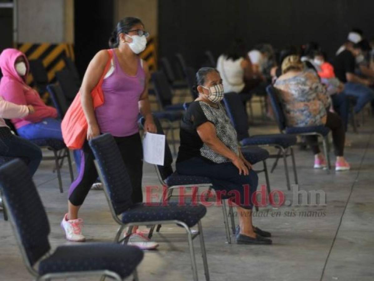La Región Metropolitana de Salud aplicará pruebas de antígeno en centros comerciales, terminales de buses, entre otros. Foto: Marvin Salgado/ EL HERALDO