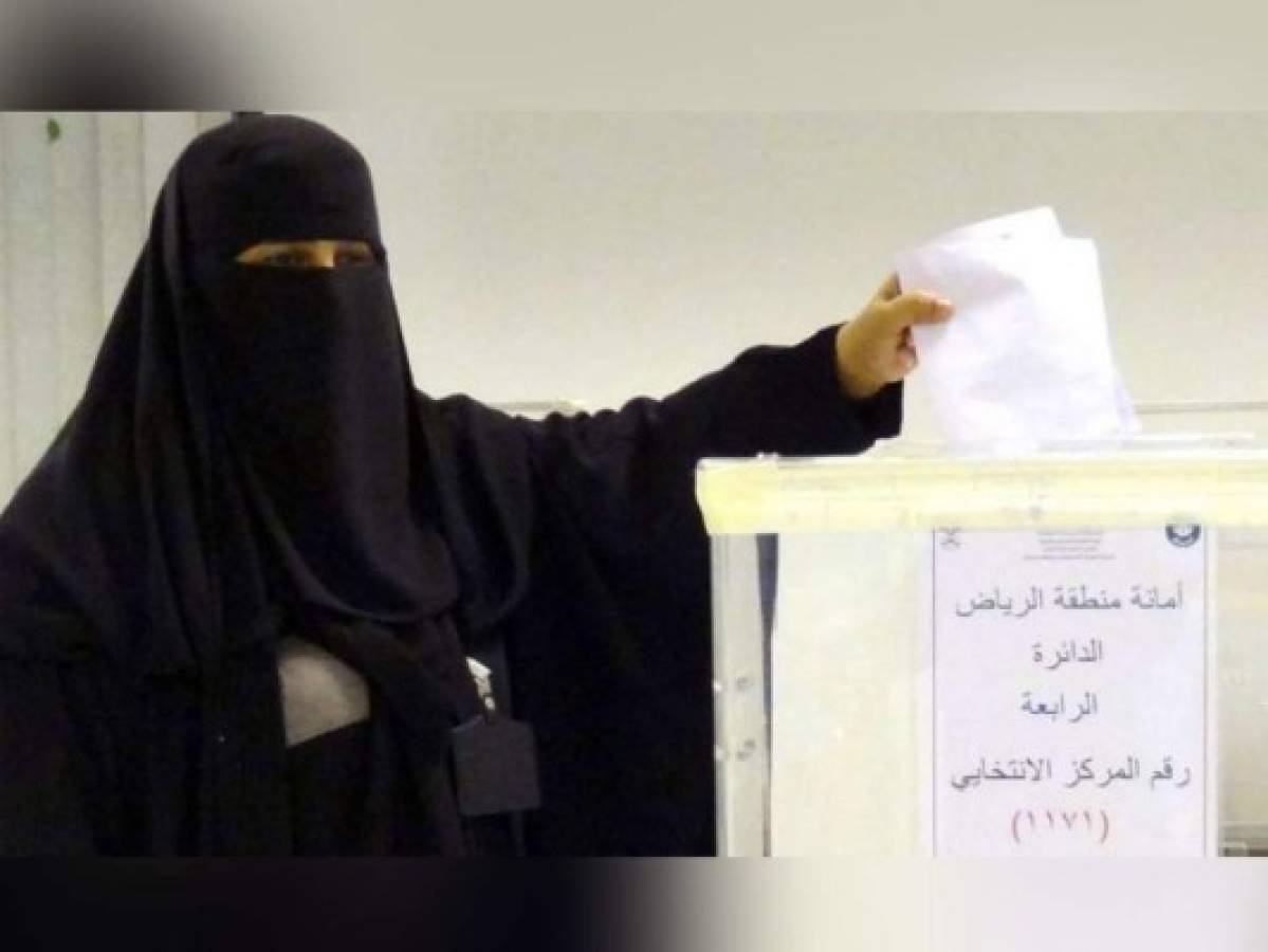 Mujeres de Arabia Saudita podrán viajar al extranjero sin permiso de tutor