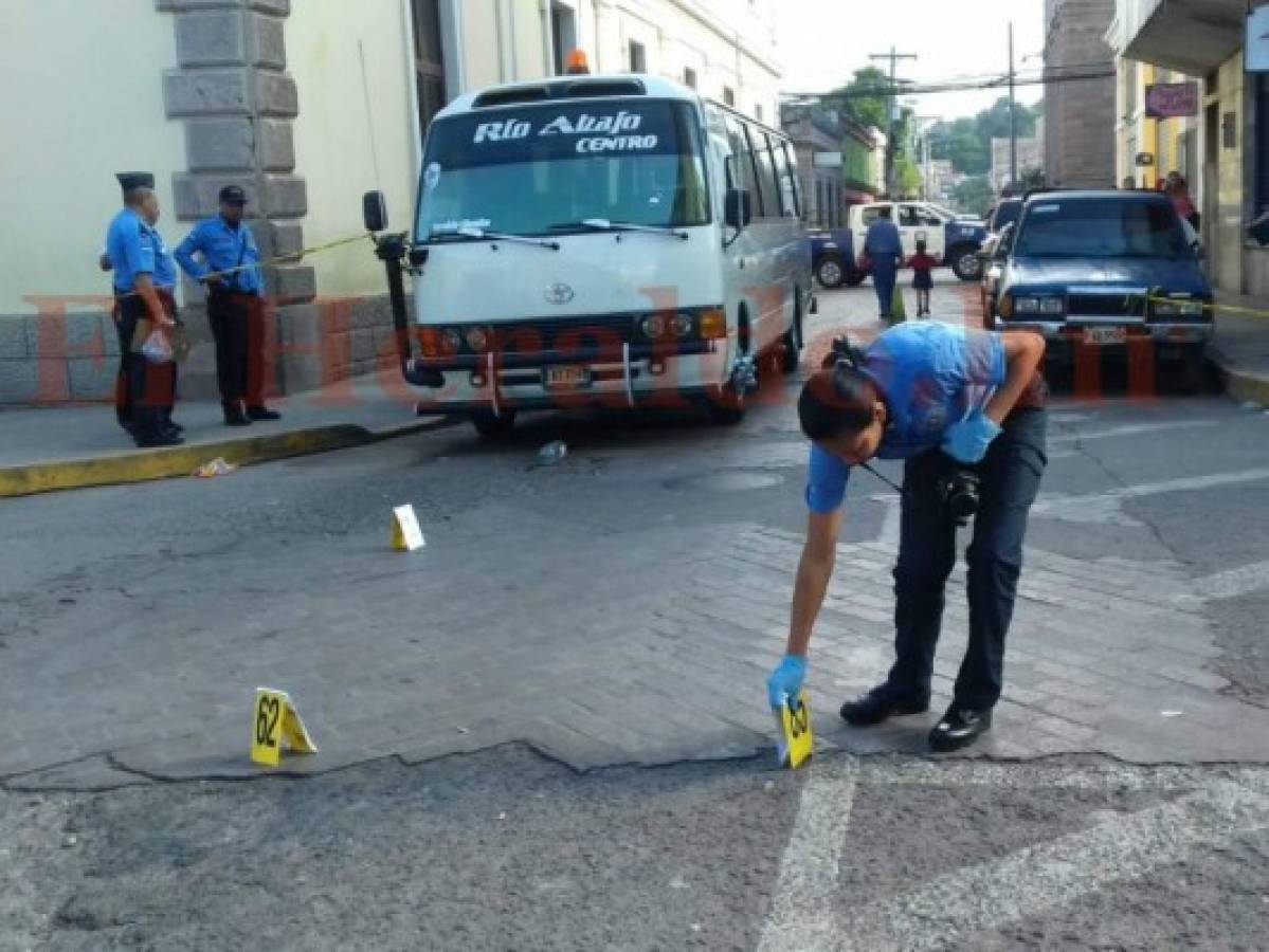 Conductor de bus se salva de morir en ataque criminal en la capital de Honduras