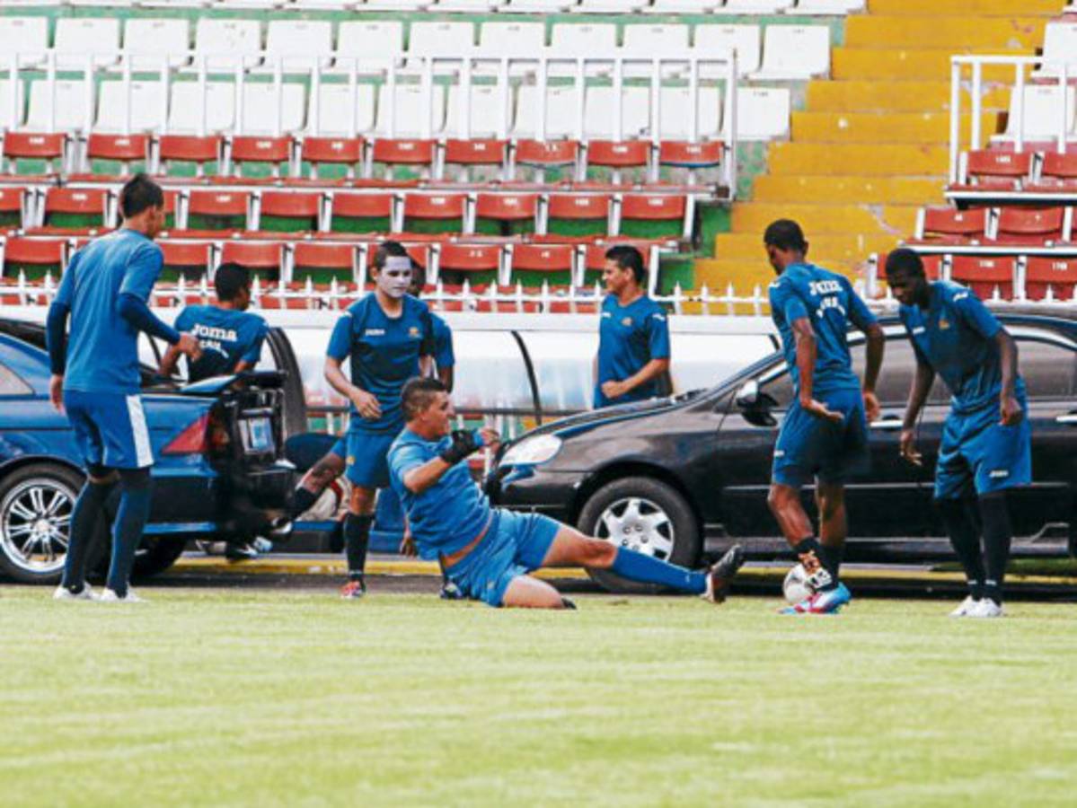 Carlos Discua: 'Queremos un clásico abierto ante Olimpia”