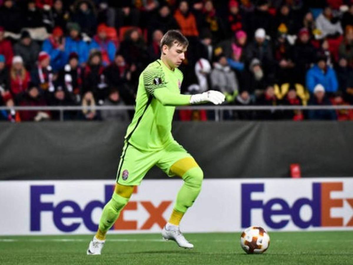 El Real Madrid cede al joven arquero ucraniano Andriy Lunin