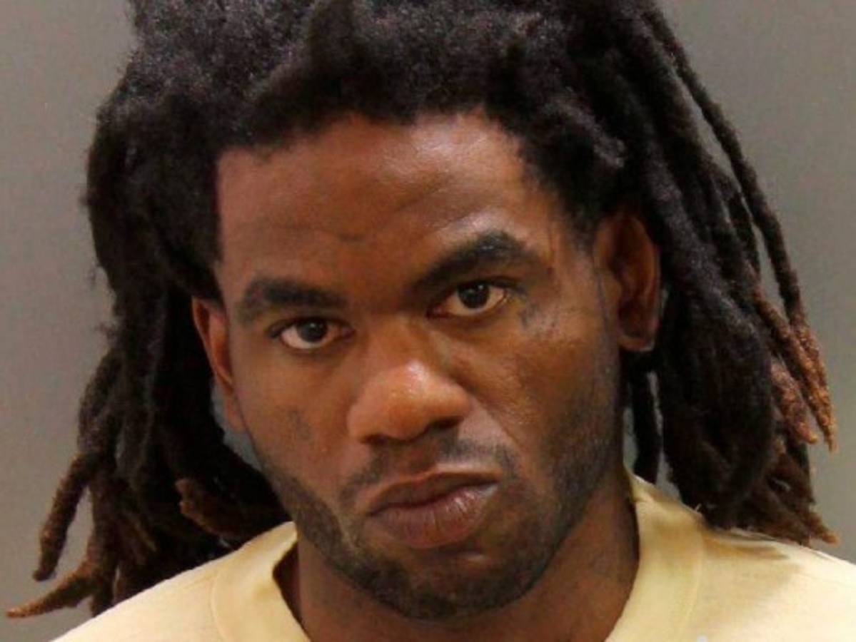 Hombre ataca con cuchillo a nueve personas por pedirle que desalojara su apartamento