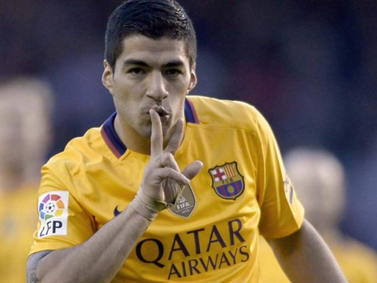 Barcelona se mantiene al frente de la Liga con cuatro goles de Suárez