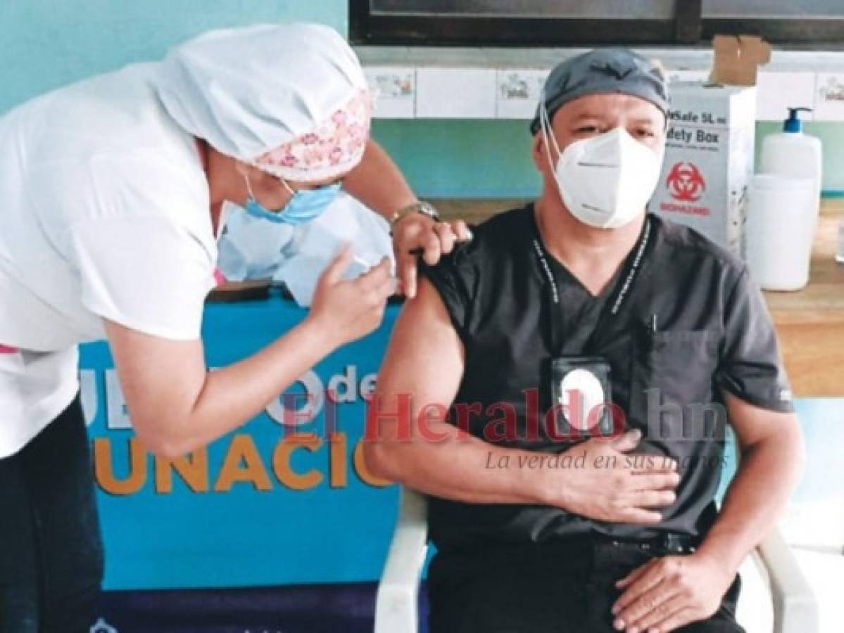 Bajan las muertes por covid-19 en el personal de salud en Honduras