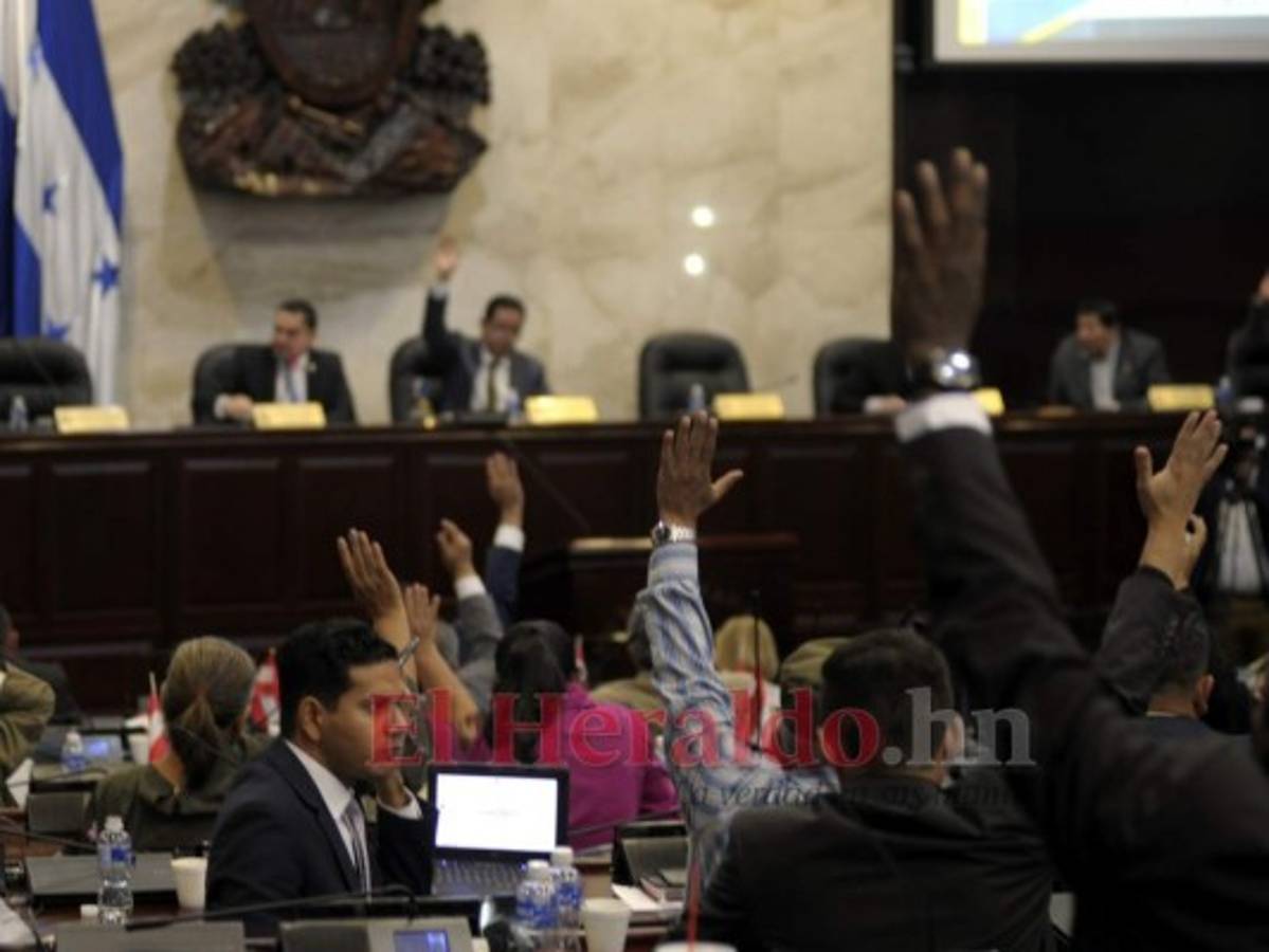 A diputados faltistas se les deducirá el salario