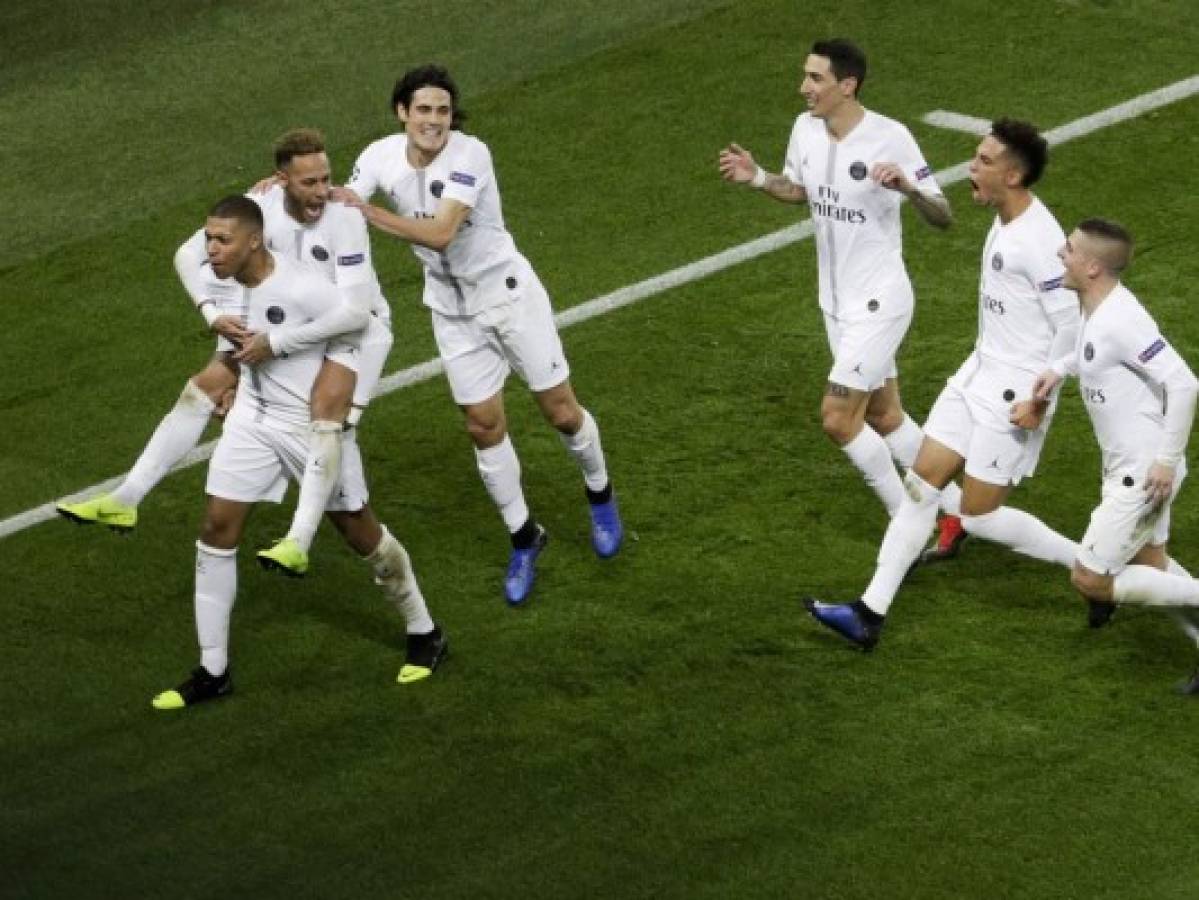 Paris Saint Germain derrota 2 - 1 al Liverpool y lo deja en la cuerda floja en la Champions