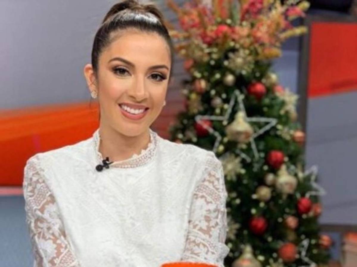 Periodista Maity Interiano disfruta inolvidables vacaciones en Roatán