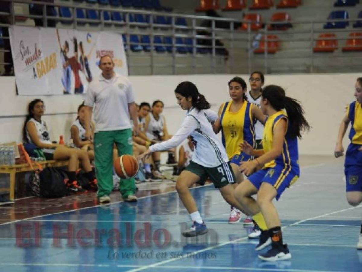 El básquetbol fue uno de los deportes con el que comenzaron las acciones este viernes. (Fotos: Marvin Salgado / EL HERALDO)