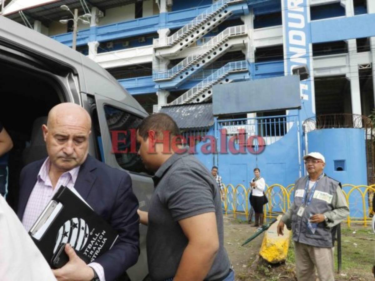 Miembros de seguridad de Australia supervisaron las canchas previo al repechaje