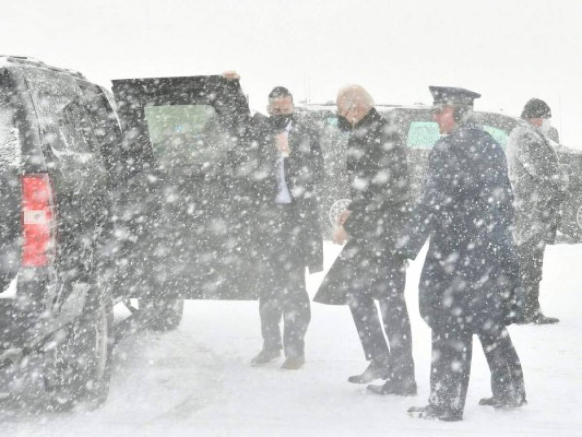 Fuerte nevada en EEUU bloquea a automovilistas 24 horas hasta su rescate