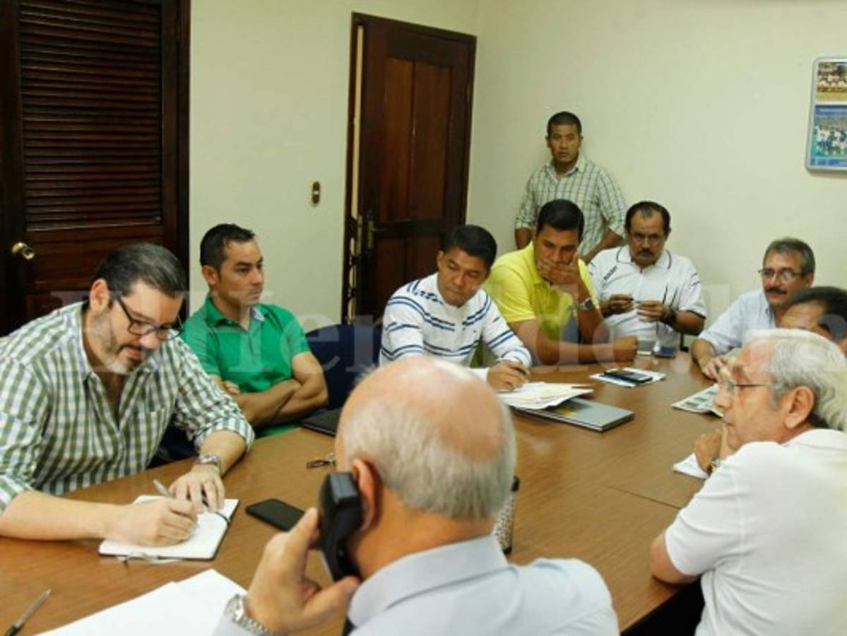 Los árbitros (centrales) aspiran a ganar 8,400 por juego