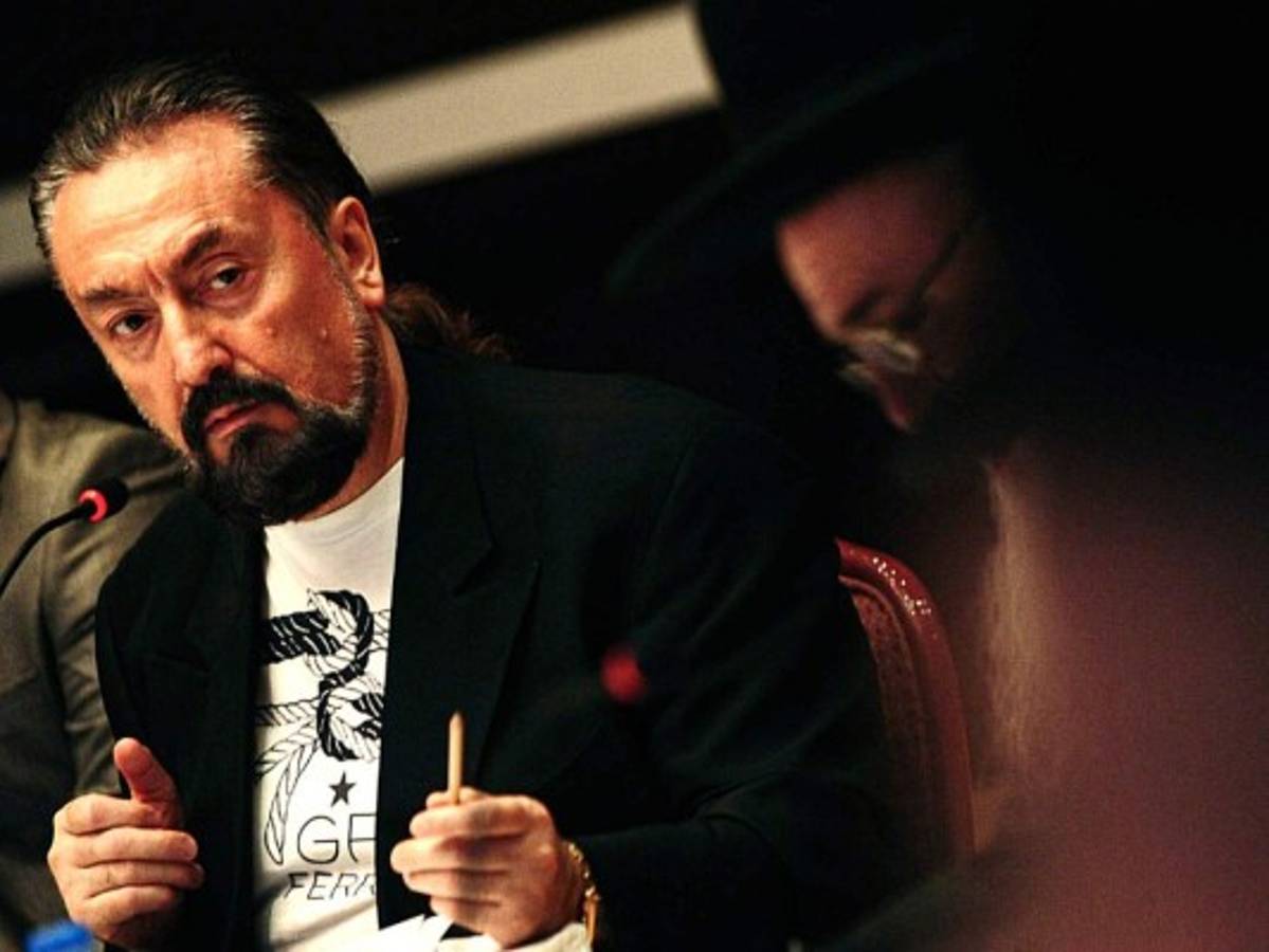 Mil años de cárcel para telepredicador turco por abuso a menores y espionaje