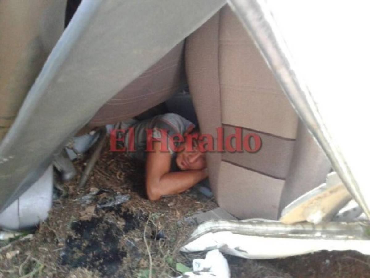Cuatro personas atrapadas en un vehículo deja aparatoso accidente en El Roblito, Comayagua