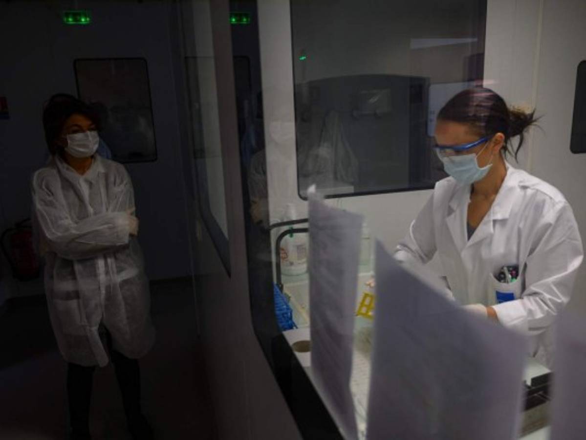 Francia anuncia 762 muertes en 24 horas por coronavirus, cifra más alta en un día