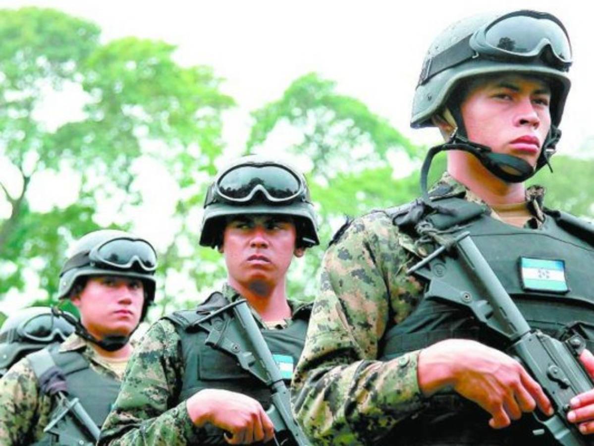 Elecciones: Unos 16 mil miembros de las Fuerzas Armadas pasarán a disposición del TSE