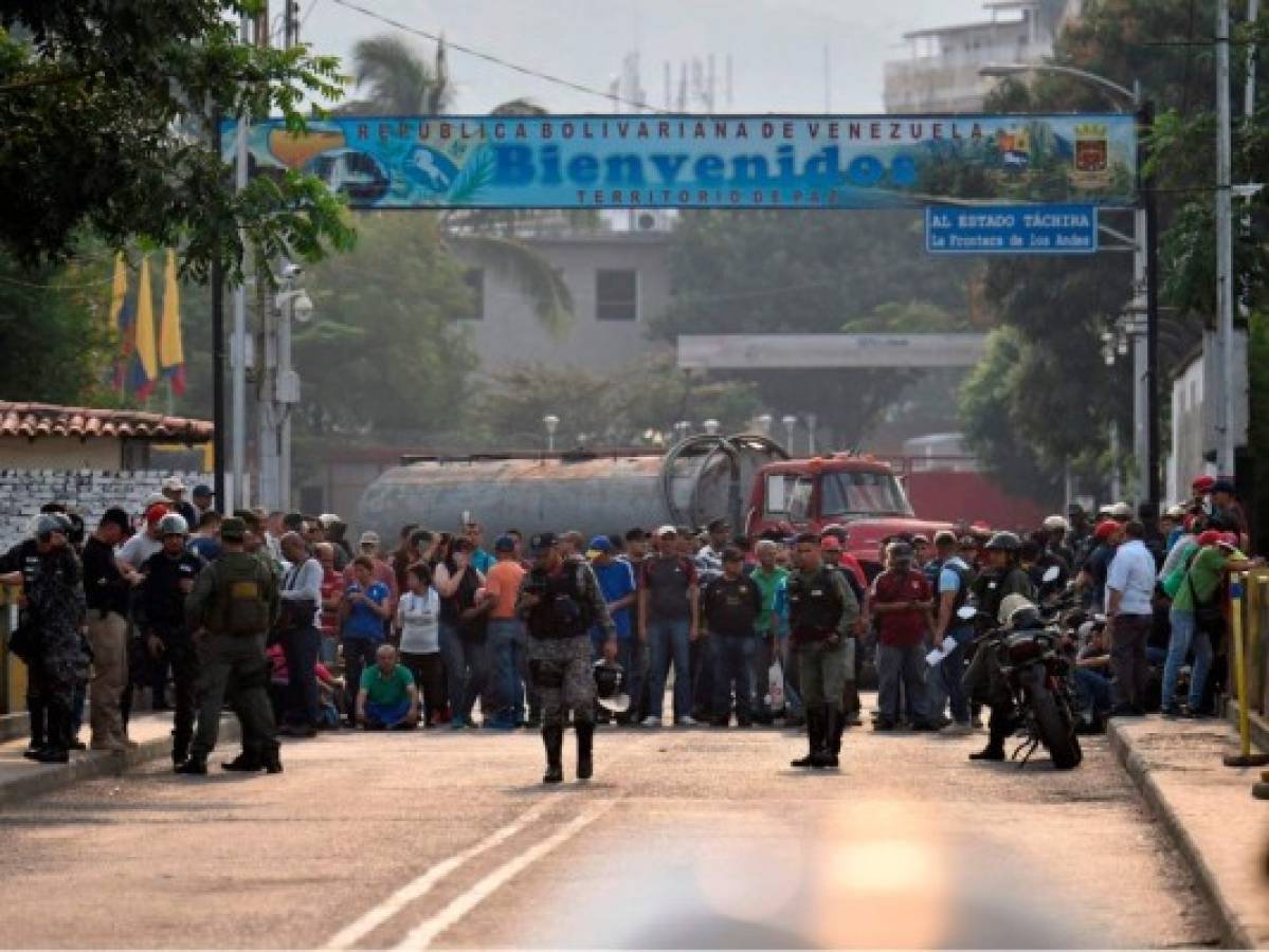 Juan Guaidó afirma que ayuda humanitaria empezó a ingresar por la frontera entre Venezuela y Brasil