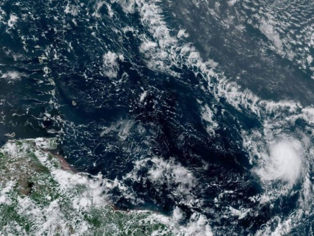 Alerta en Texas por tormenta tropical mientras otro ciclón se acerca al Caribe 