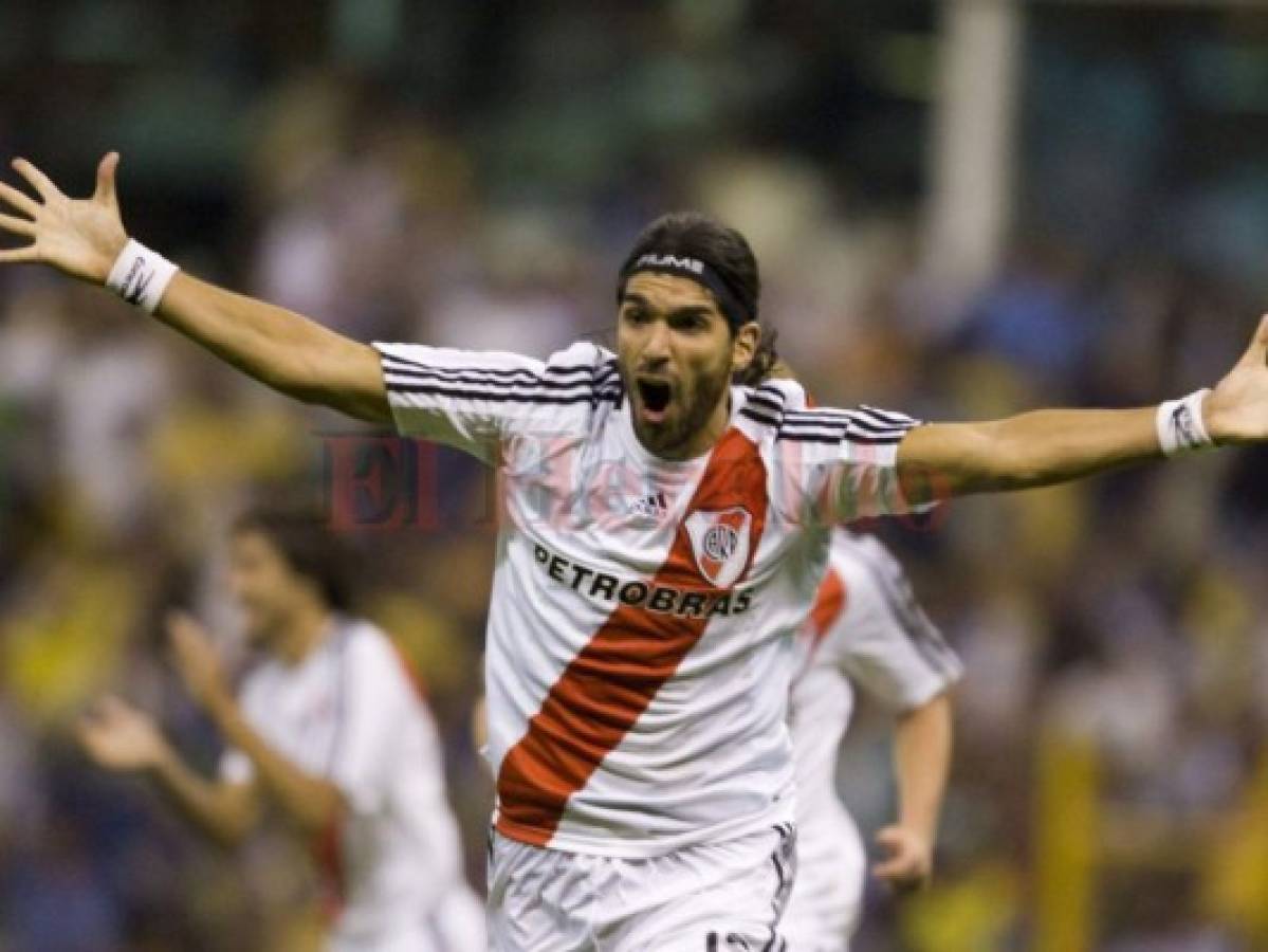 Sebastián El Loco Abreu el peregrino del fútbol alcanza récord Guinness