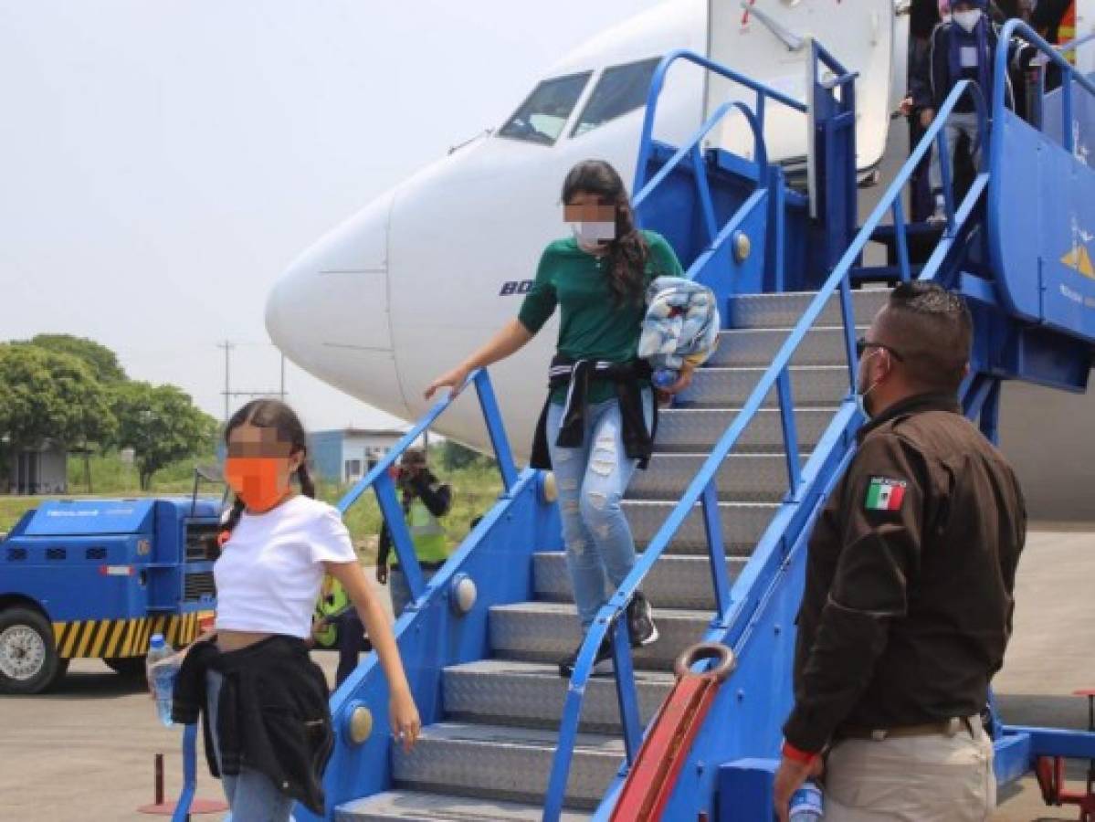 Retornan a Honduras 50 niños que viajaban solos a Estados Unidos
