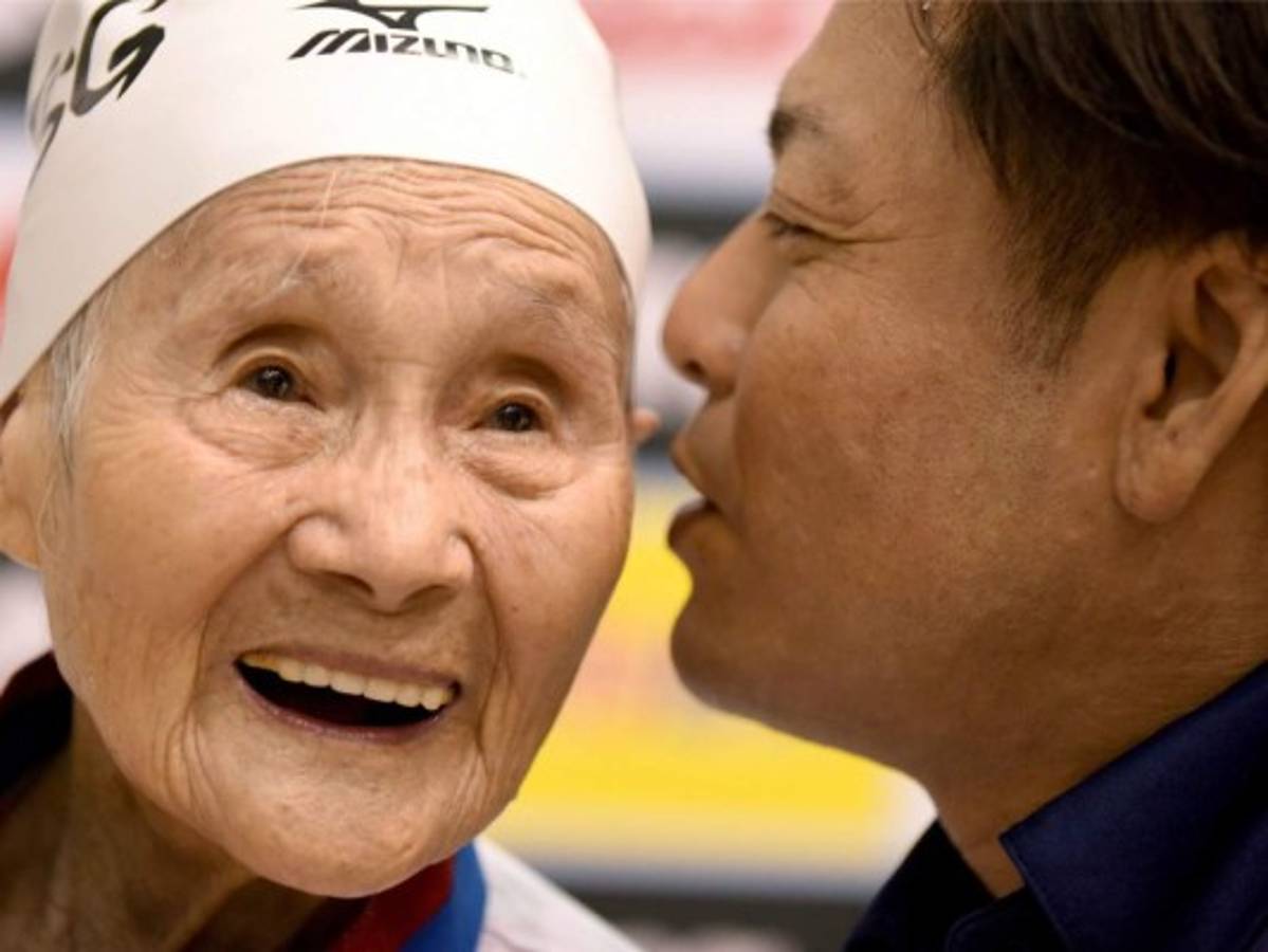 La nadadora japonesa de 101 años que quiere competir hasta Tokio-2020
