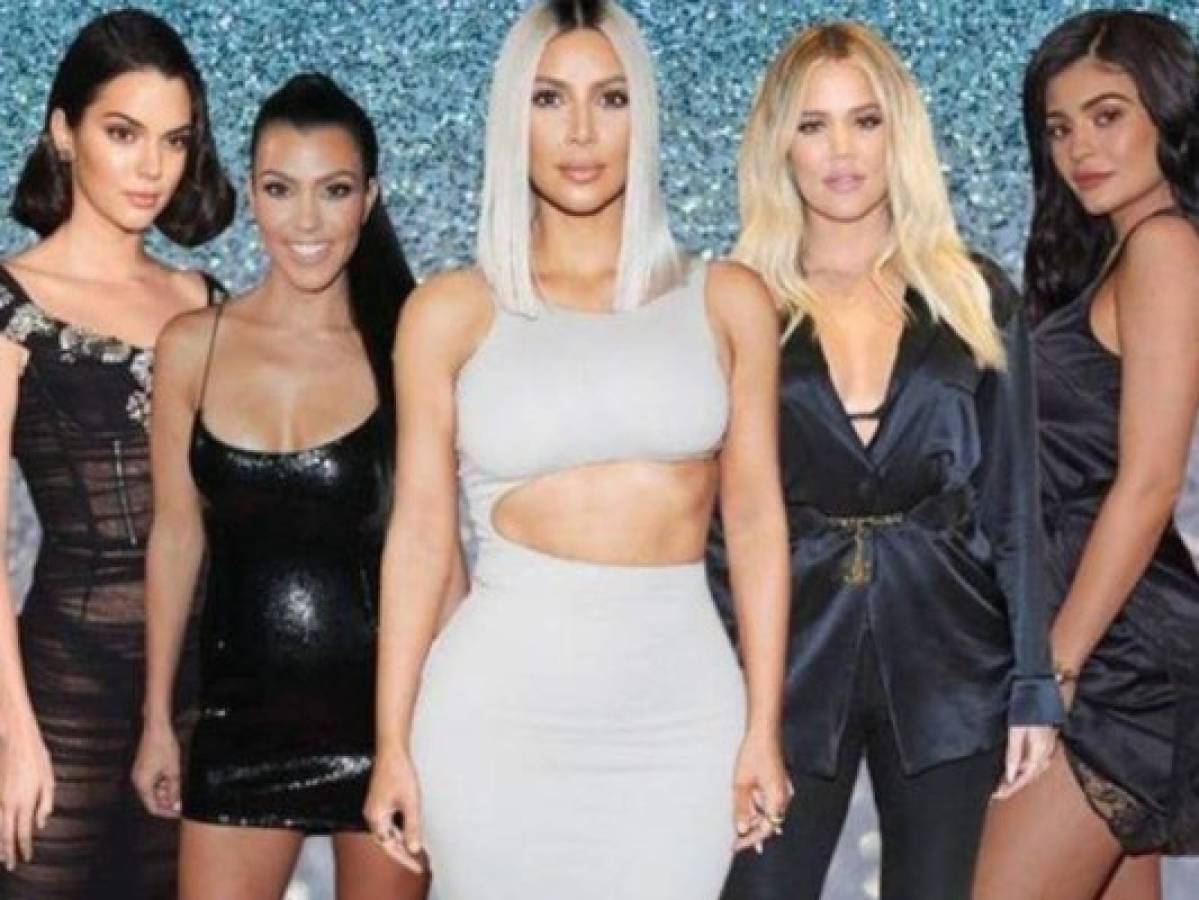 Las hermanas Kardashian se convierten en cinco ángeles de Victoria's Secret