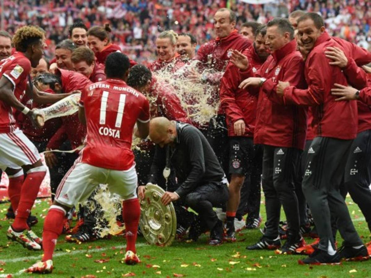 Guardiola se despide de la Bundesliga con triunfo; Stuttgart desciende