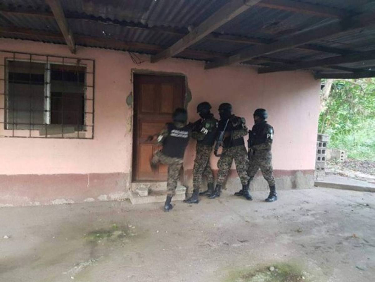 Capturas y decomisos en cuatro allanamientos en sectores de Cofradía