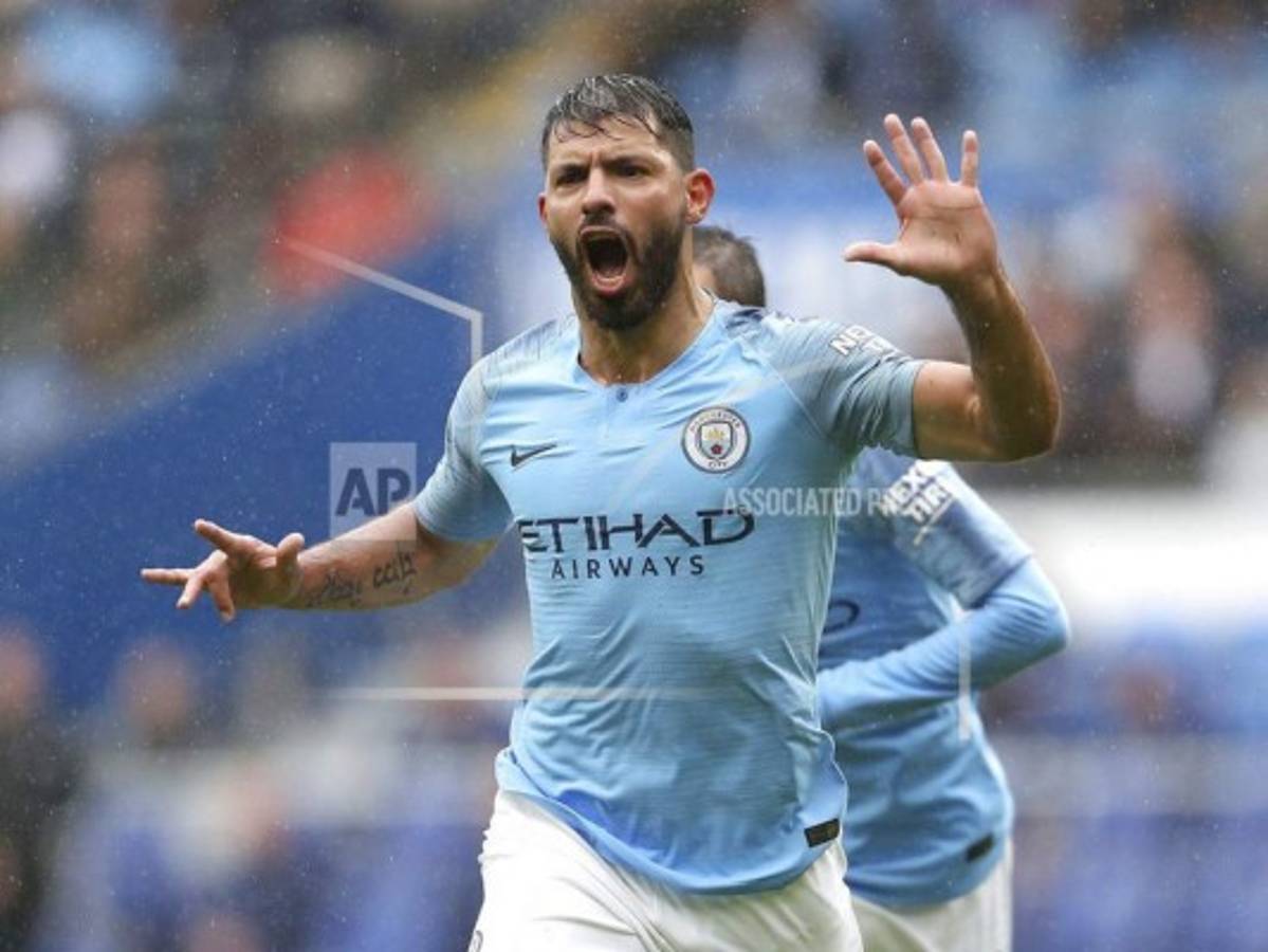 Agüero encarrila goleada del City, Liverpool sigue perfecto 