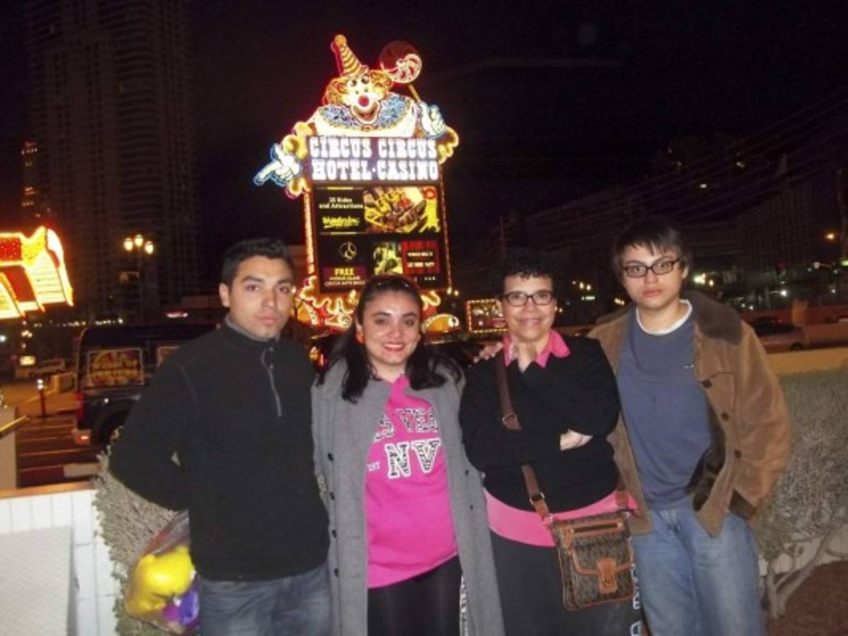 'Fue muy duro separarme de mi hermana gemela'