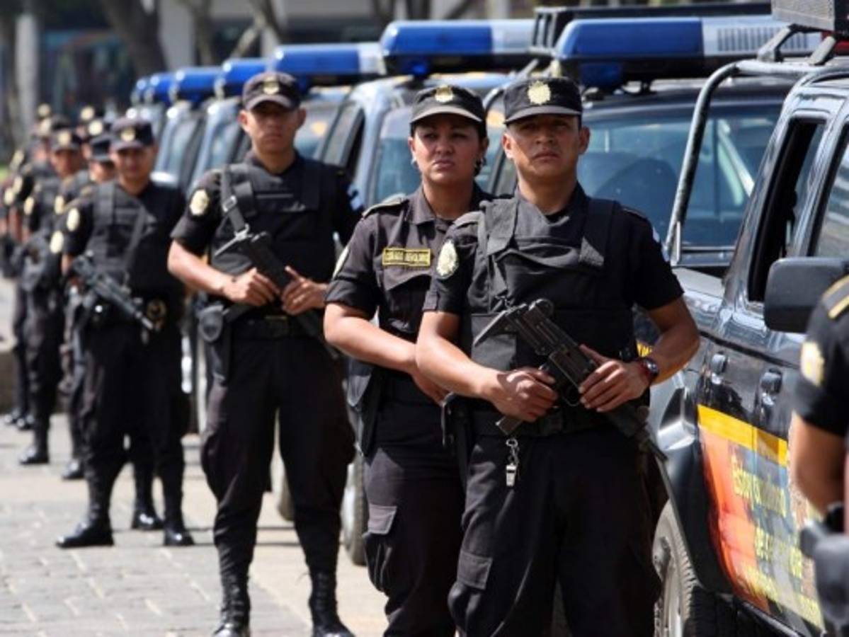 Policía de Guatemala activa plan para atender nueva caravana de migrantes hondureños