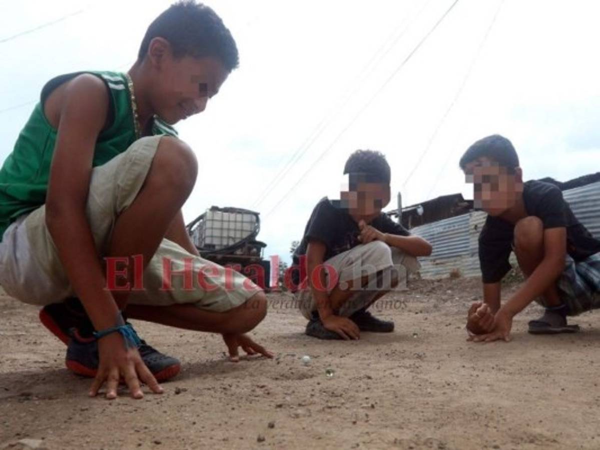 En los barrios capitalinos ahora se observan menores corriendo y jugando. Fotos: Alex Pérez/ EL HERALDO.