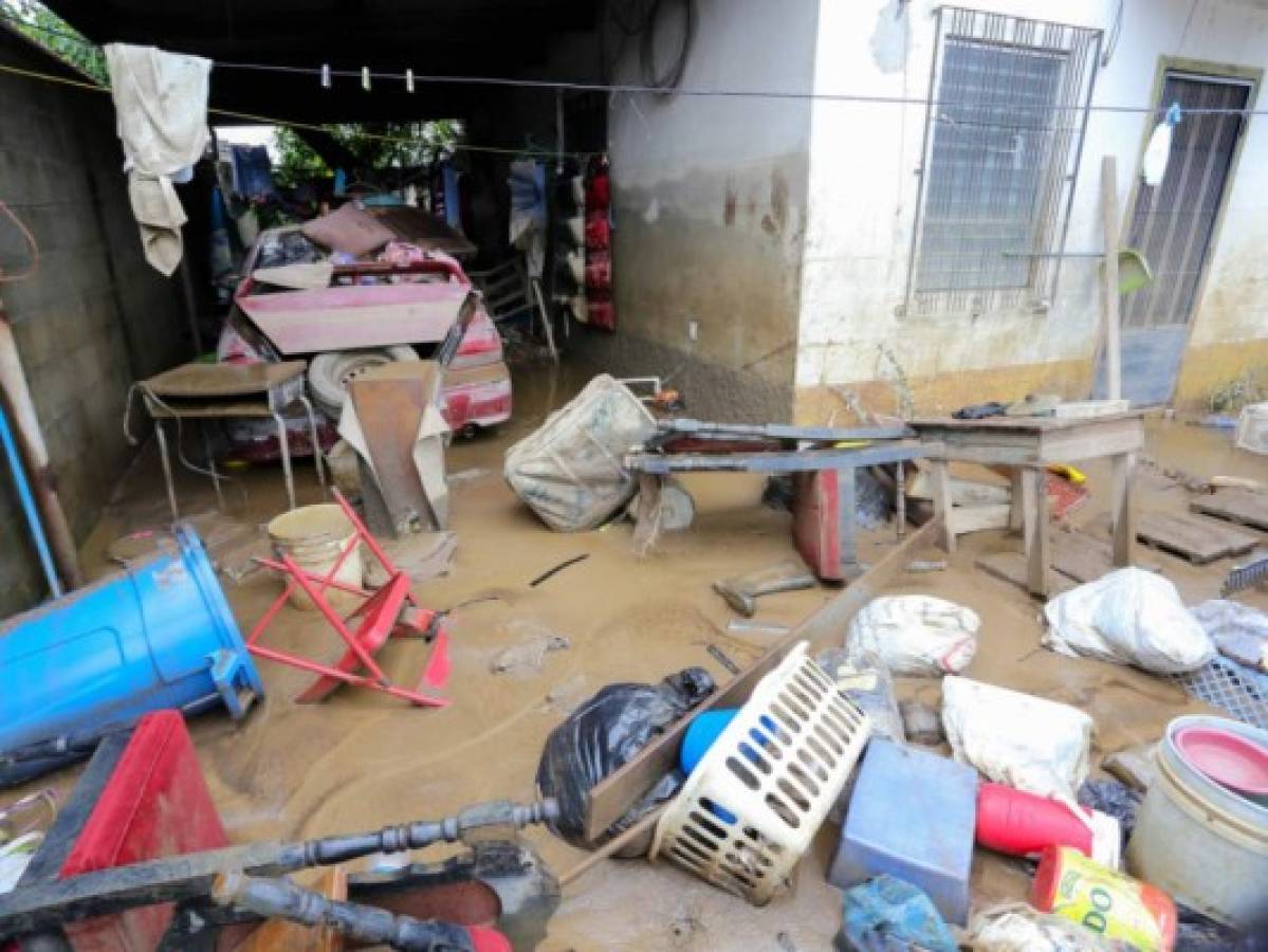 Calvario por inundaciones viven miles de pobladores en norte de Honduras