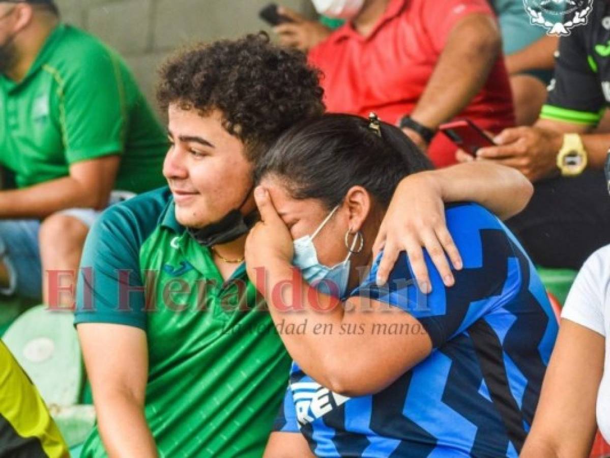 Madre de Isaac Castillo rompe en llanto al verlo anotar su primer gol con Marathón