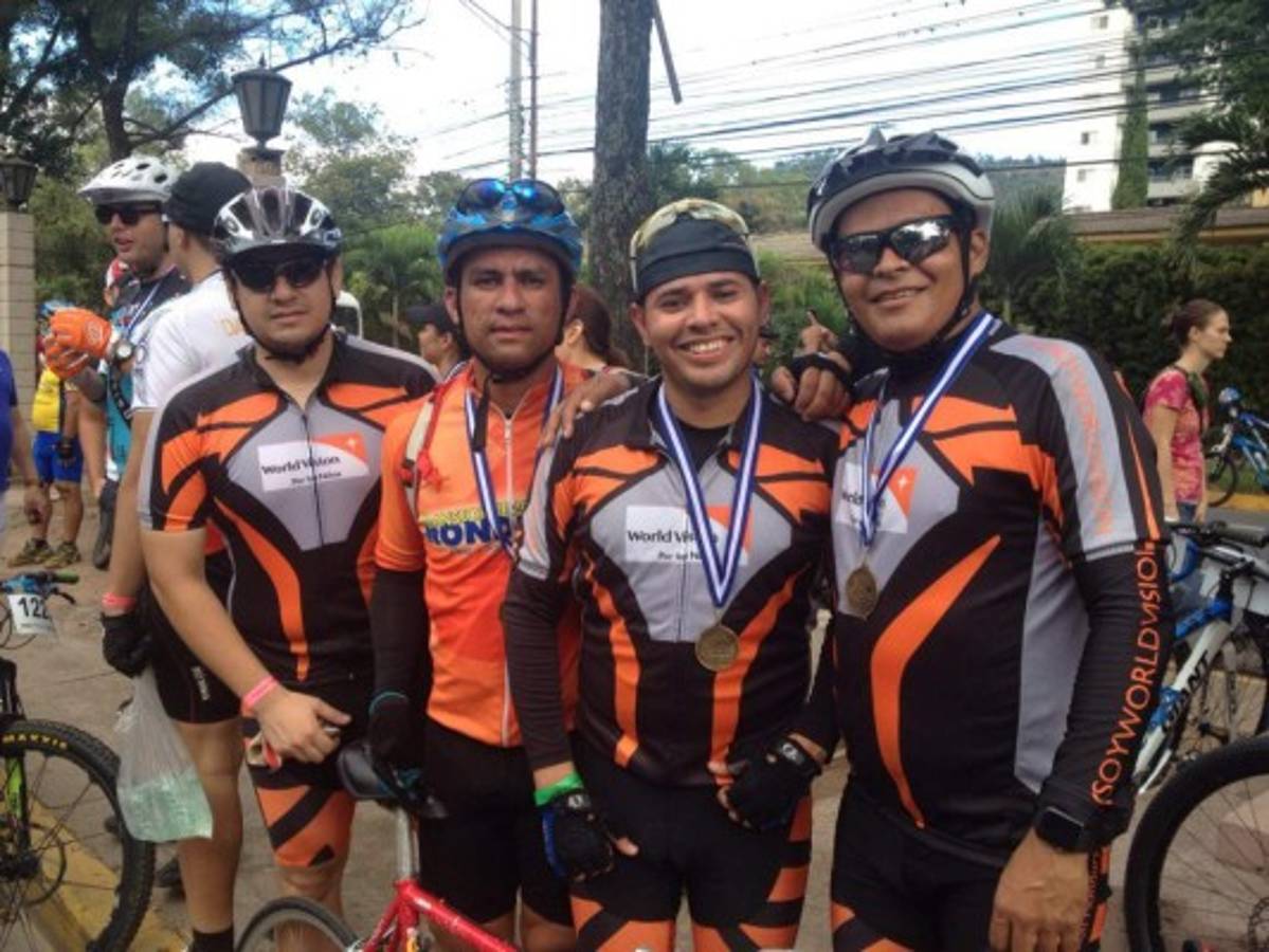 Desde los 'Correcaminos' hasta los 'Donde Mando', los equipos de la Cuarta Vuelta Ciclística