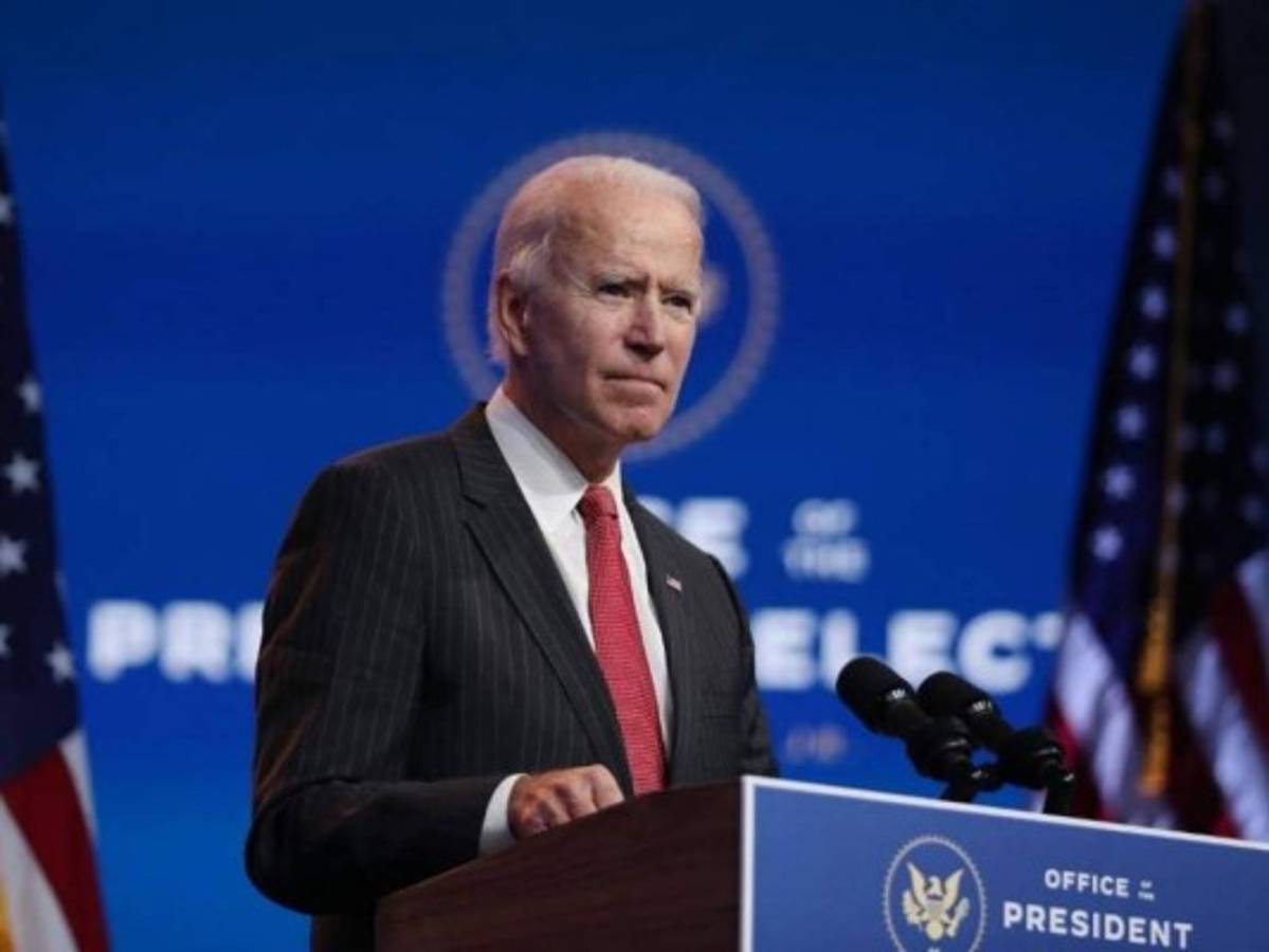 Biden dice que nombrará a 'primera mujer negra' para la Corte Suprema de EEUU