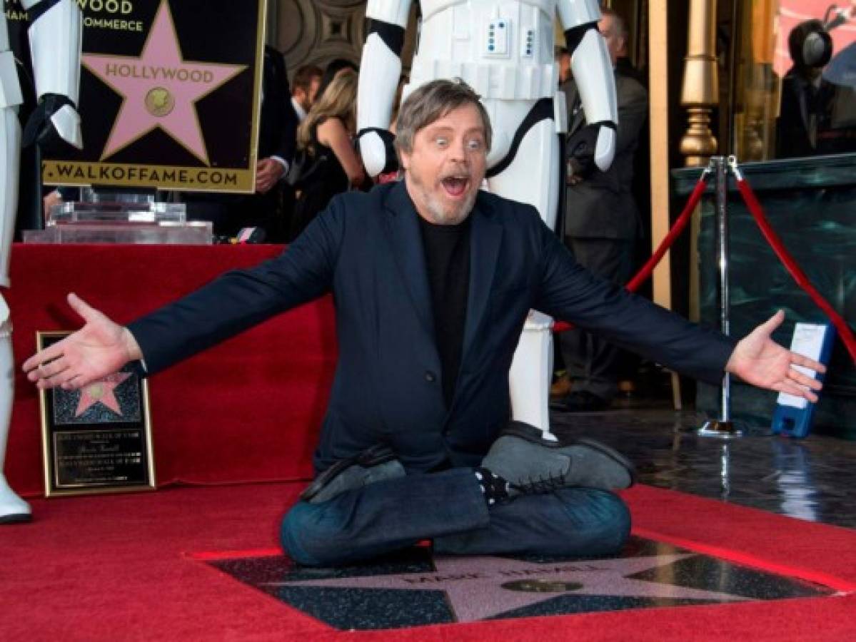 Mark Hamill recibe su estrella en el paseo de la fama de Hollywood