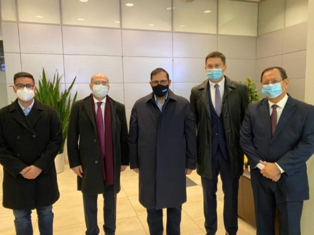 Canciller Lisandro Rosales llega a Rusia para conocer calendario de entrega de vacunas