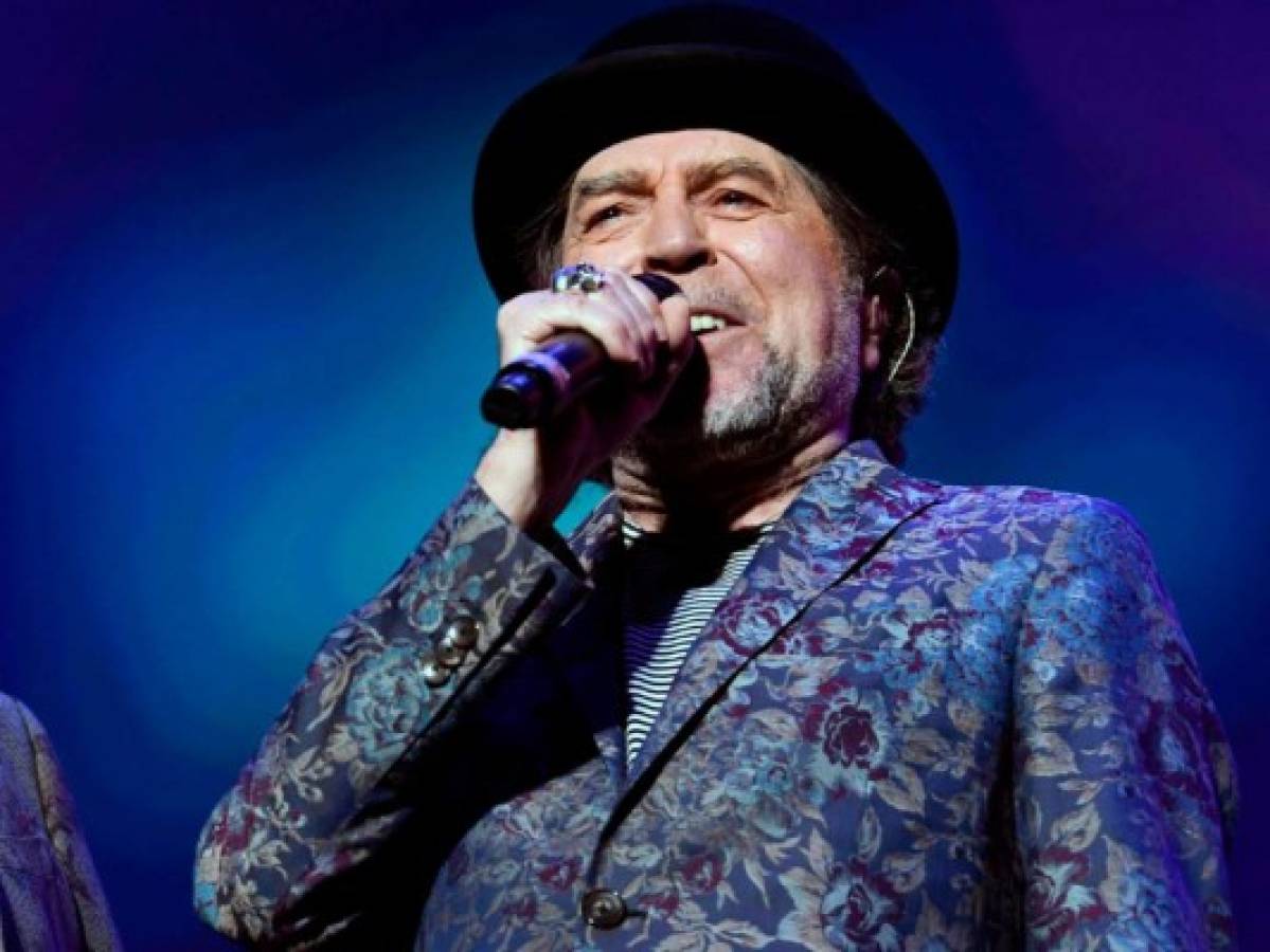 Joaquín Sabina, operado de derrame cerebral tras caída en un concierto