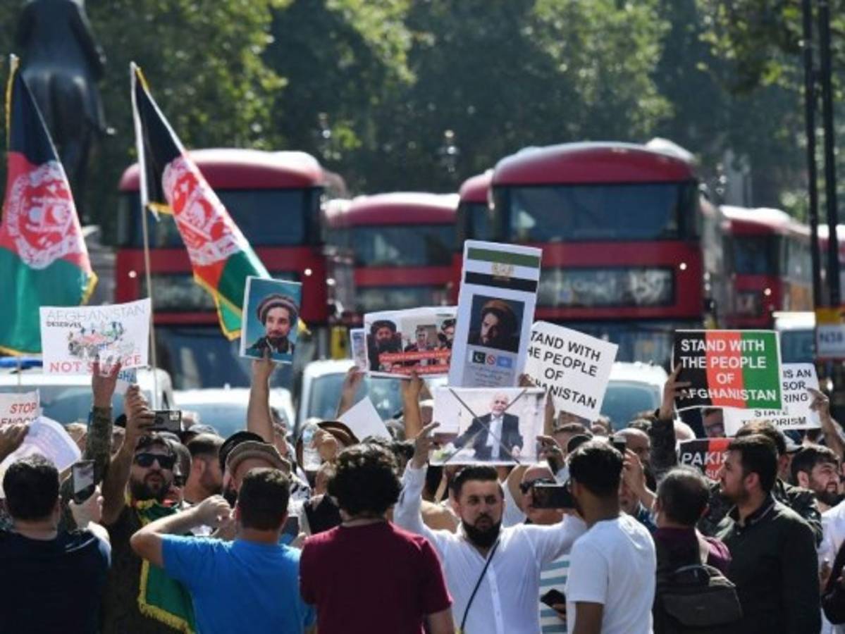 Talibanes dispersan nuevas protestas en Kabul y siguen preparando gobierno