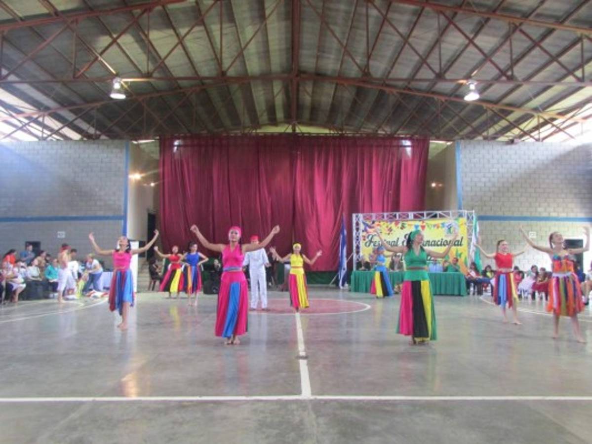 Depositan las cenizas del escultor Mario Zamora en Danlí