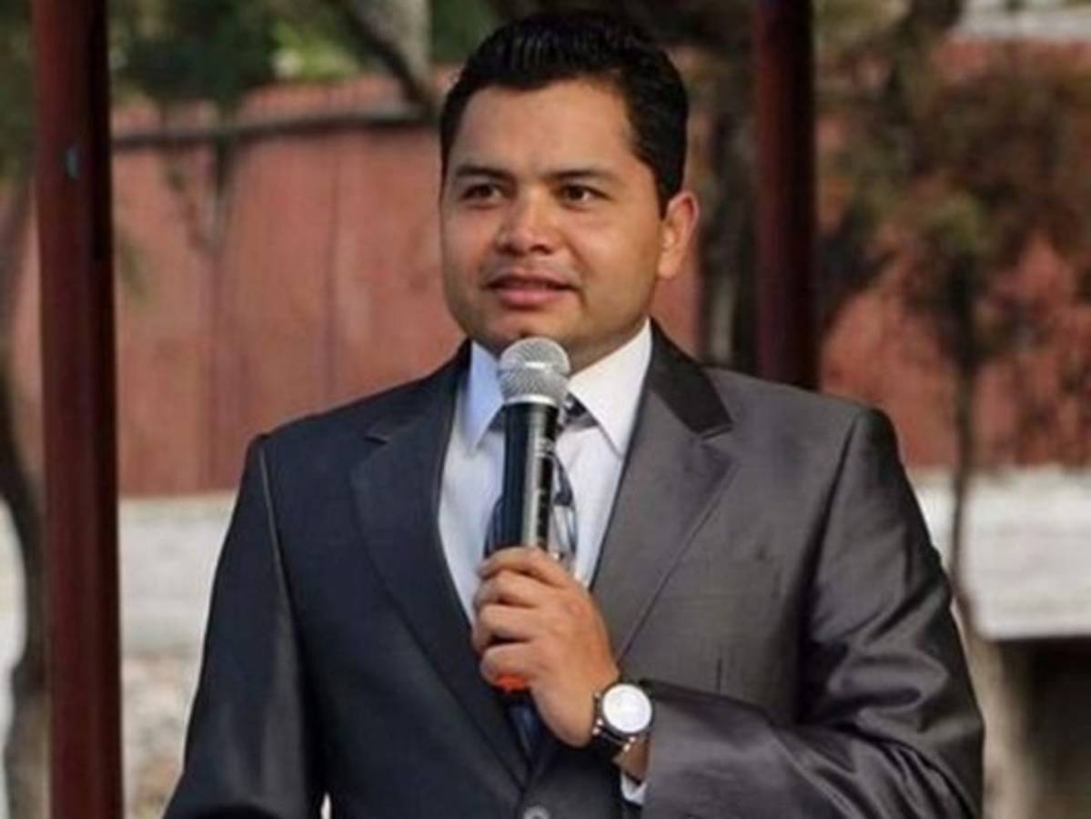 Luis Colindres asume como nuevo secretario ejecutivo del Comité Central del Partido Nacional 