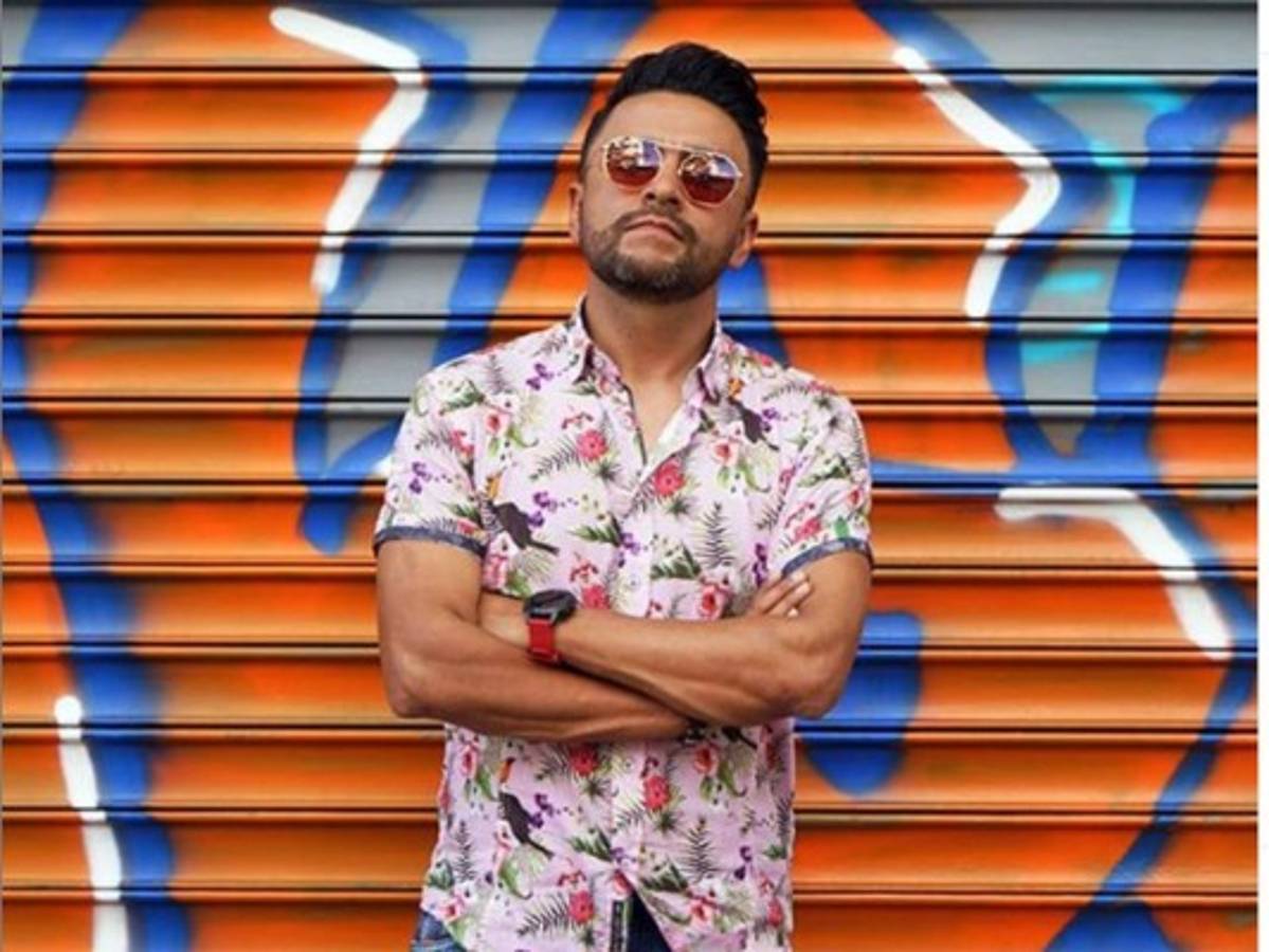 Cantante Alex Campos publica foto y revela que tiene una enfermedad