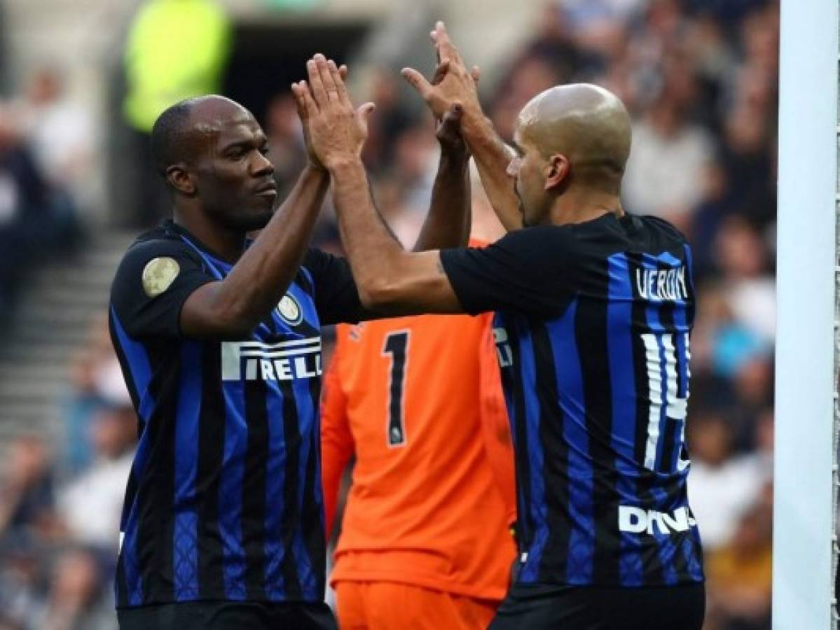 David Suazo mete doblete en el juego de las leyendas del Tottenham e Inter