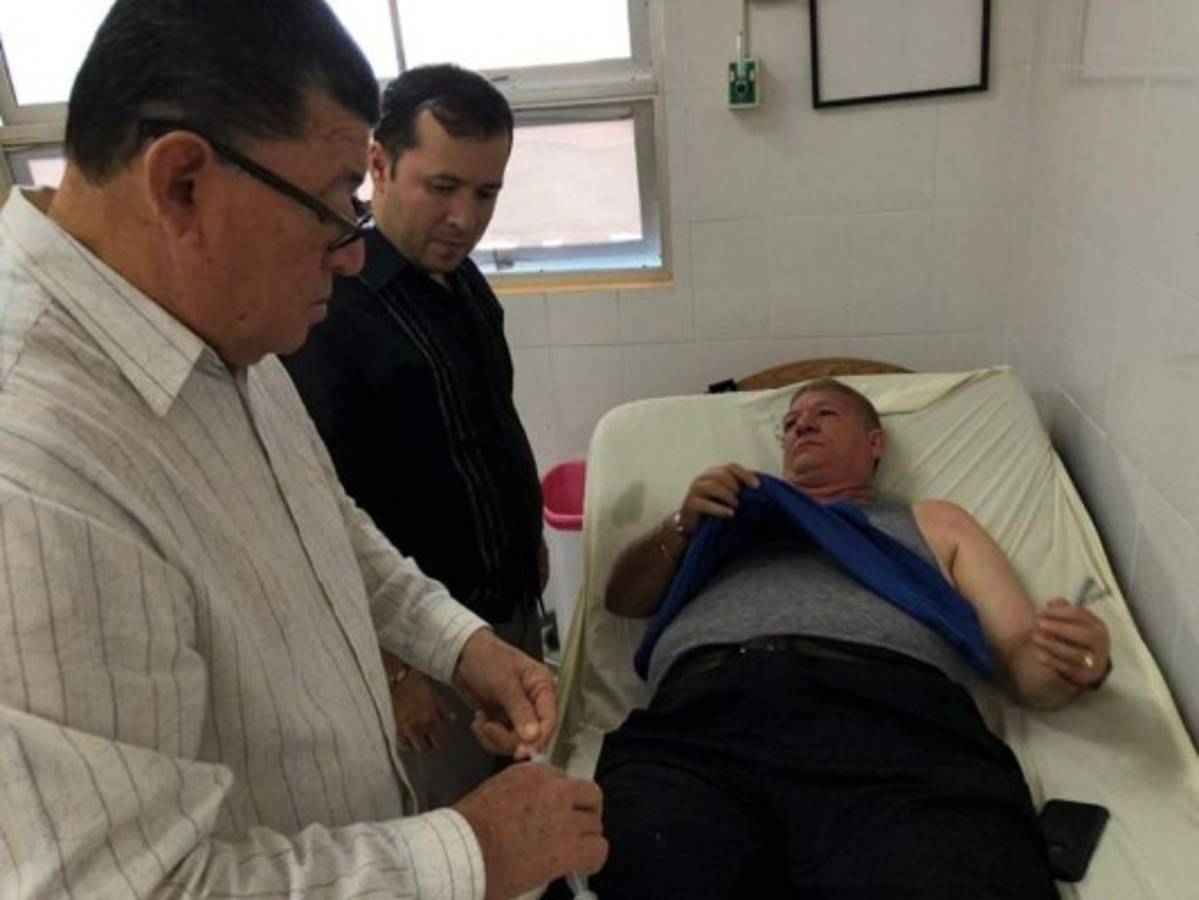 Diputado Sergio Castellanos provoca desmayo a 'El Chele' Castro durante Congreso Móvil