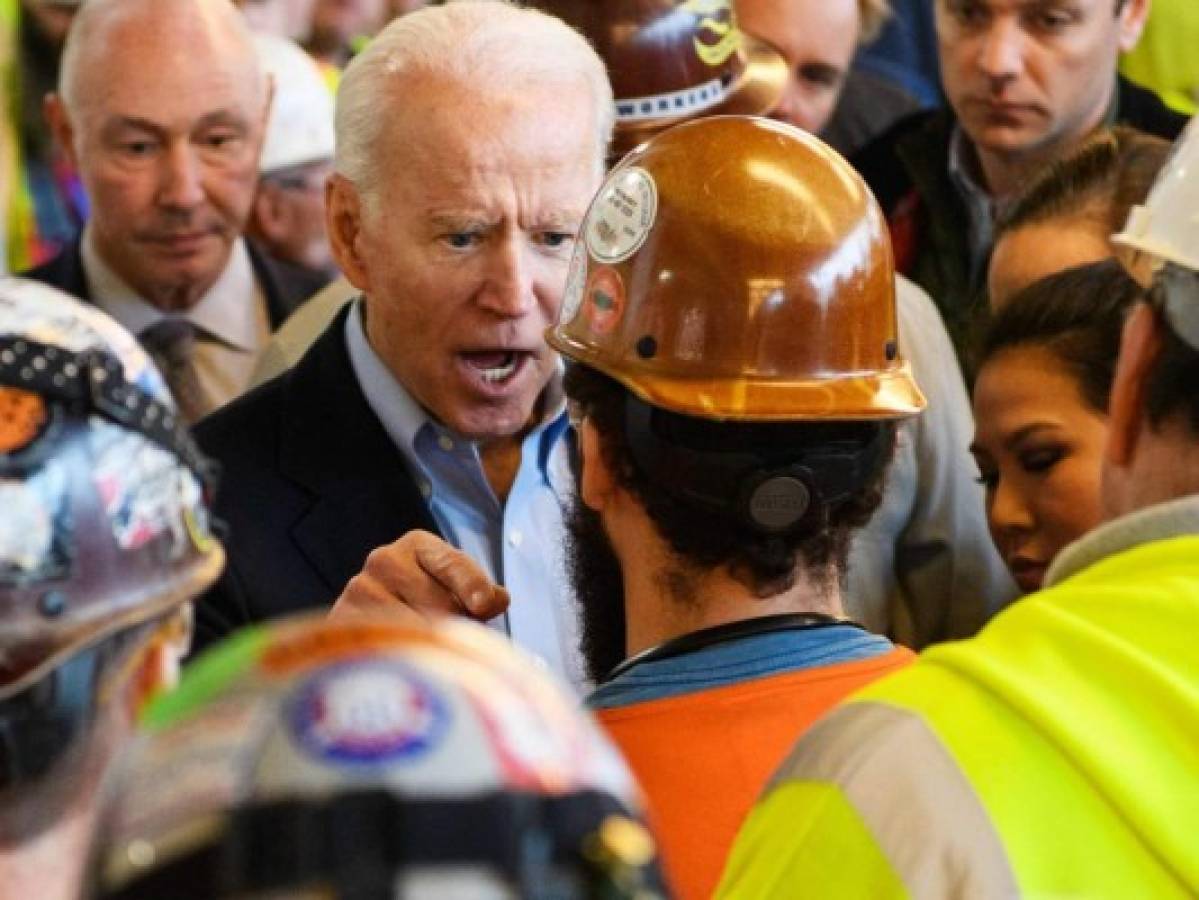 Demócrata Joe Biden insulta a un obrero en Michigan