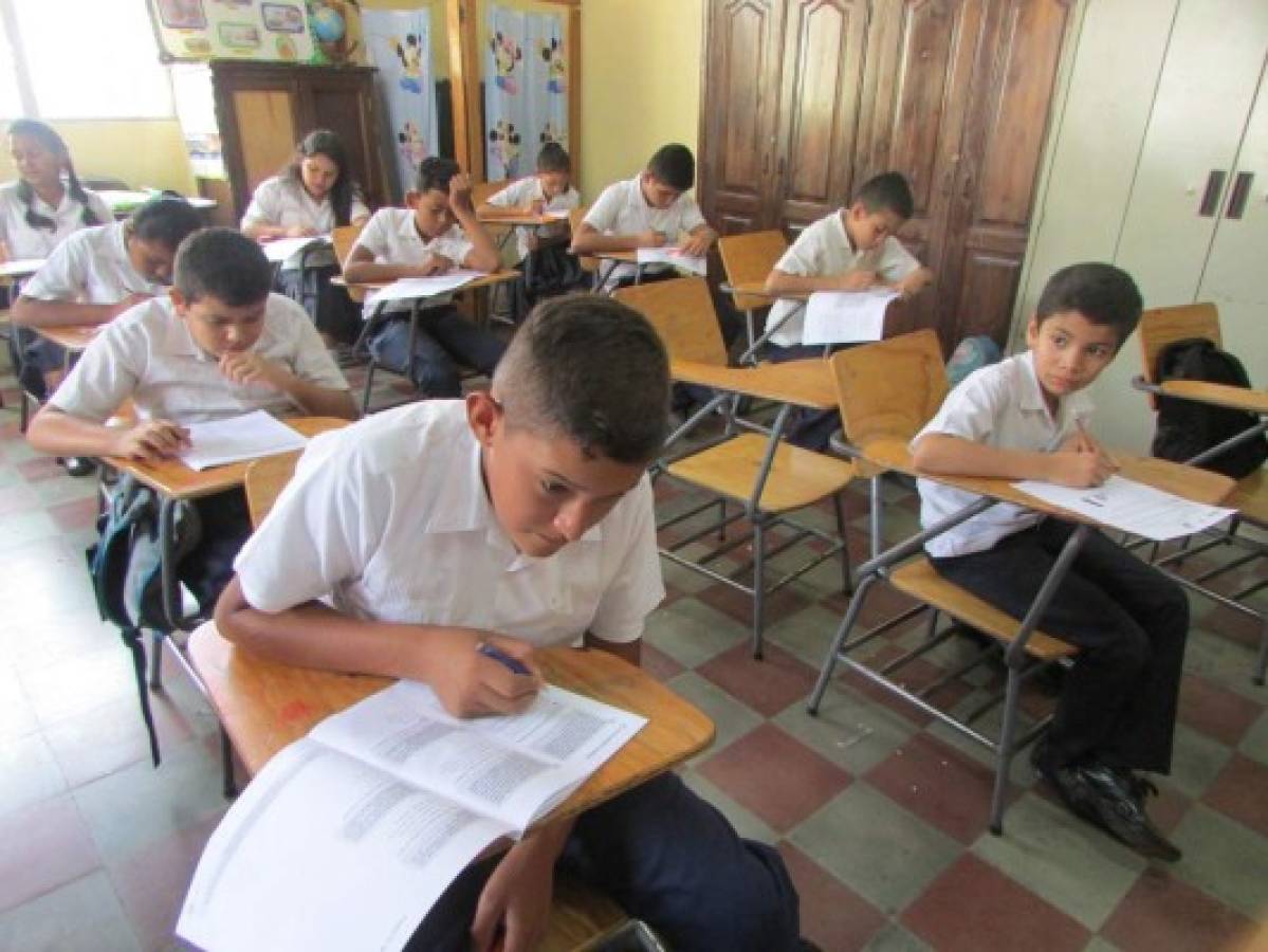 Educación aplica pruebas a más de 320 mil alumnos