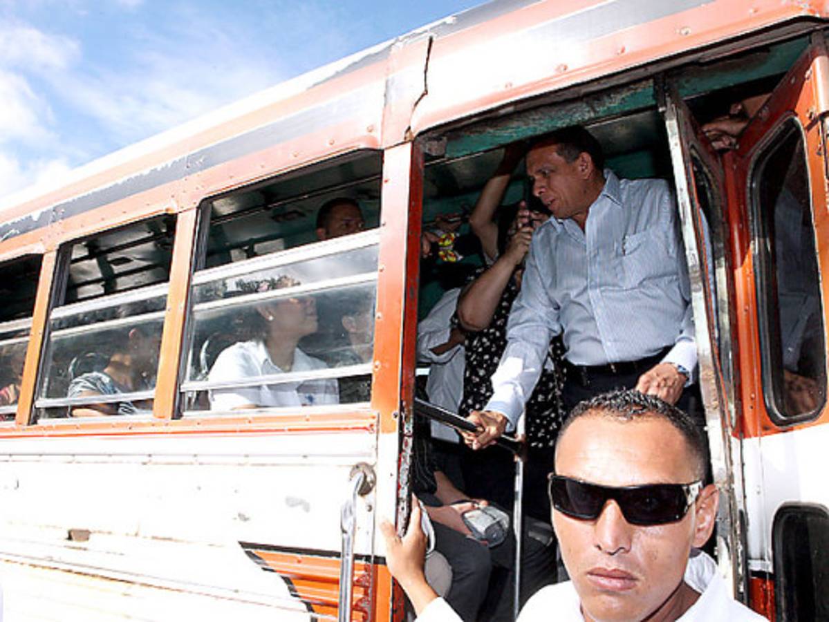 'Pepe' Lobo supervisa a militares en buses