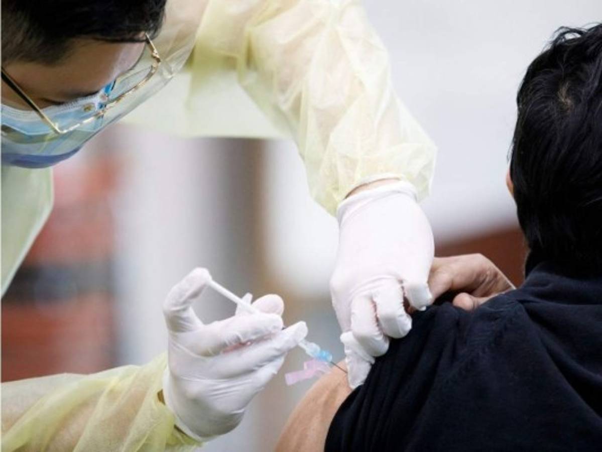 EEUU lanza campaña en inglés y español para fomentar la vacunación anticovid