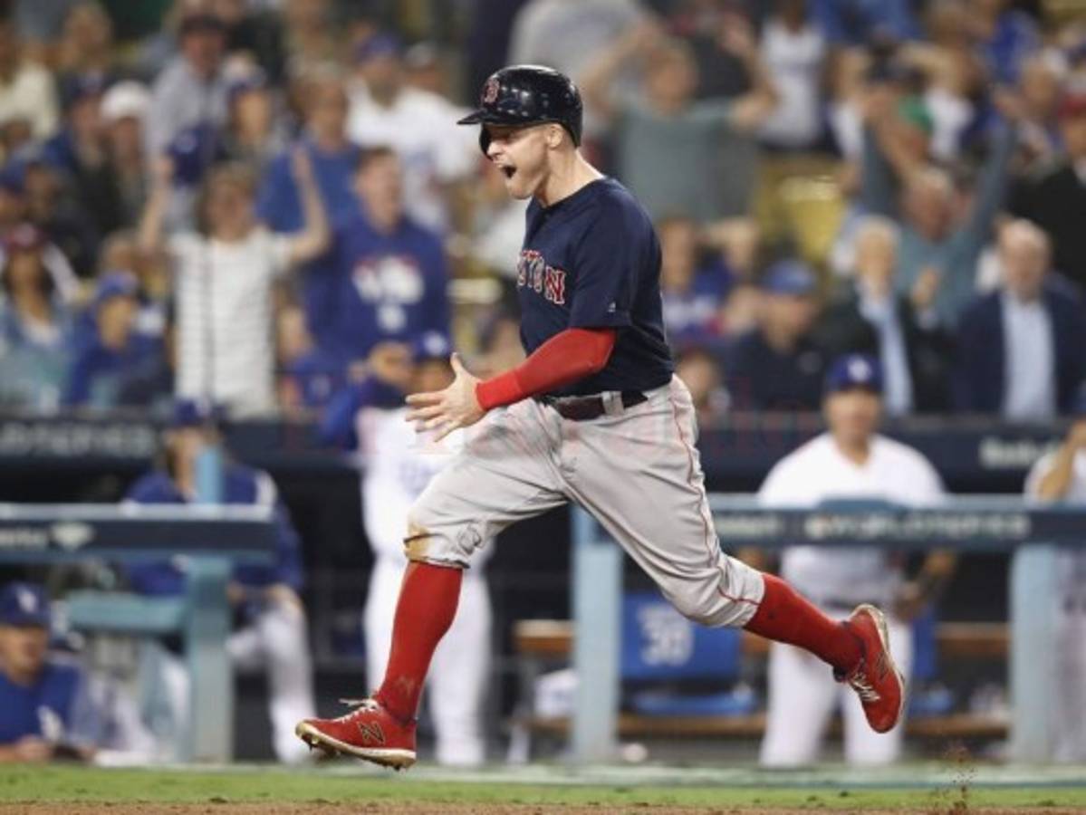 Dodgers ganan y recortan distancias en Serie Mundial
